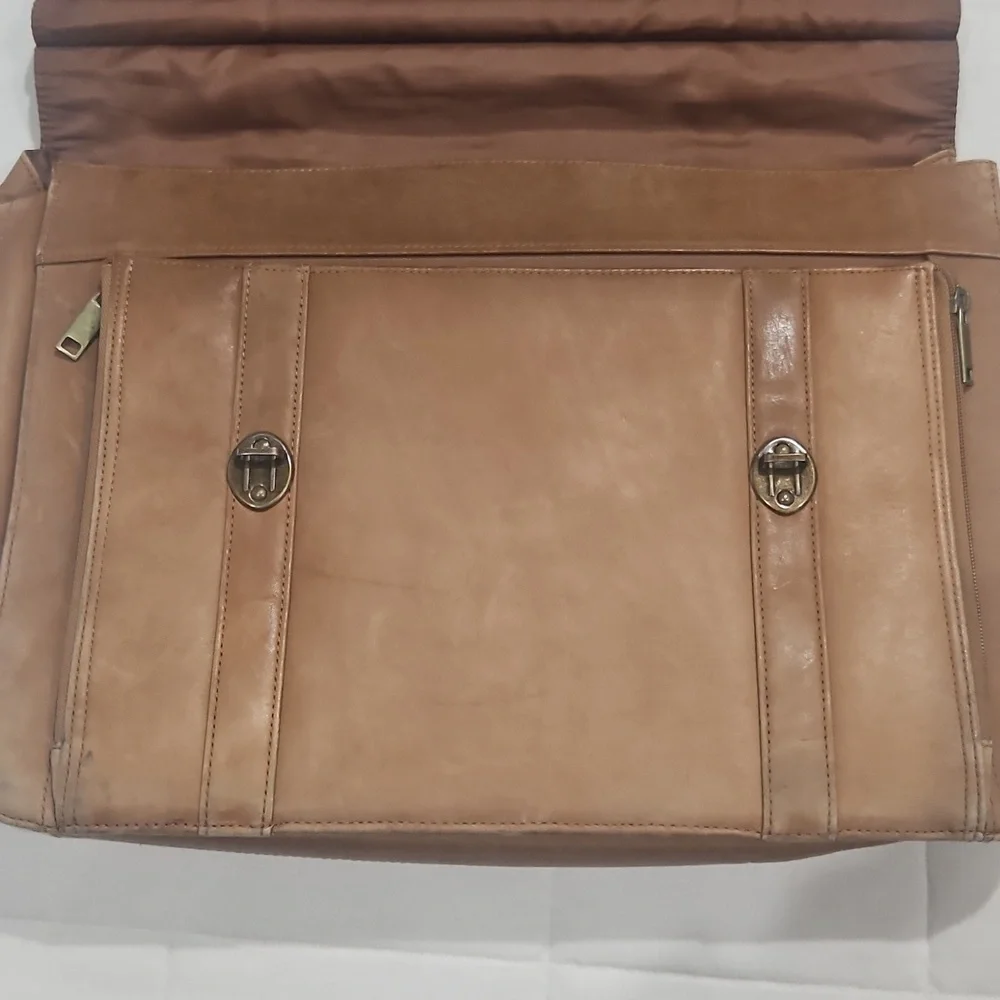 VINT. LIGHT BROWN LEATHER WILSON PELLE STUDIO BRIEFCASE